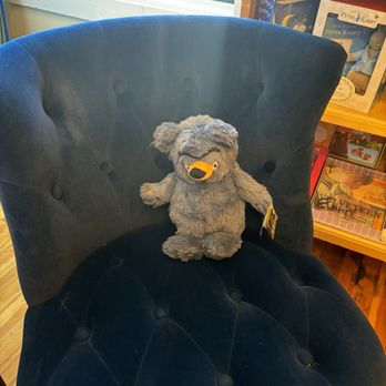 Author's Note Bookstore - Bookstores Near Me - Medina, New York