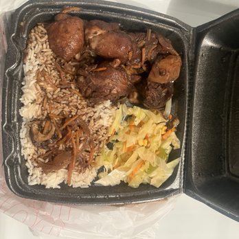 Gud Food Kitchen - Brown Stew Chicken - Caribbean Near Me - Houston, Texas Gud Food Kitchen - Brown Stew Chicken - Caribbean Near Me - Houston, Texas