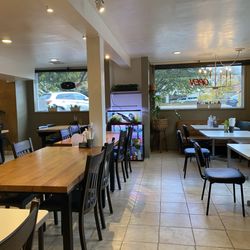 Folsom Thai - Plenty of seats and booths
