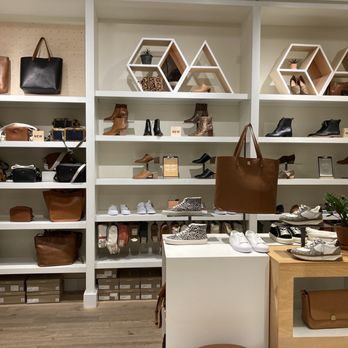 Madewell - Their leather goods are quality! Taken 10/15/2020 Posted 10/17/2020 - Women's Clothing Near Me - New York, New York Madewell - Their leather goods are quality! Taken 10/15/2020 Posted 10/17/2020 - Women's Clothing Near Me - New York, New York