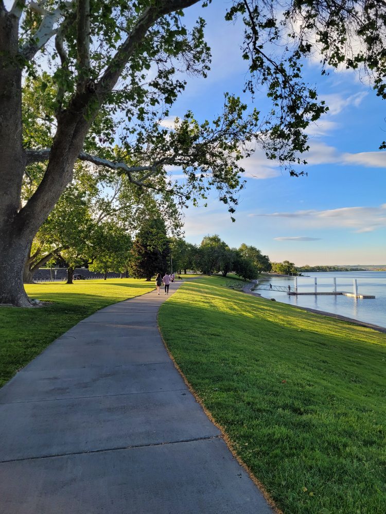 Riverfront Trail Logo