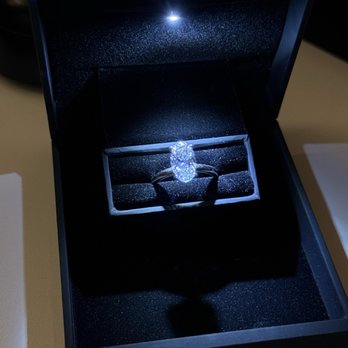 Valour Grown Diamonds - The engagement ring in the box from Valour! - Jewelry Near Me - Toronto, Ontario Valour Grown Diamonds - The engagement ring in the box from Valour! - Jewelry Near Me - Toronto, Ontario