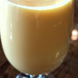 Mango lassi