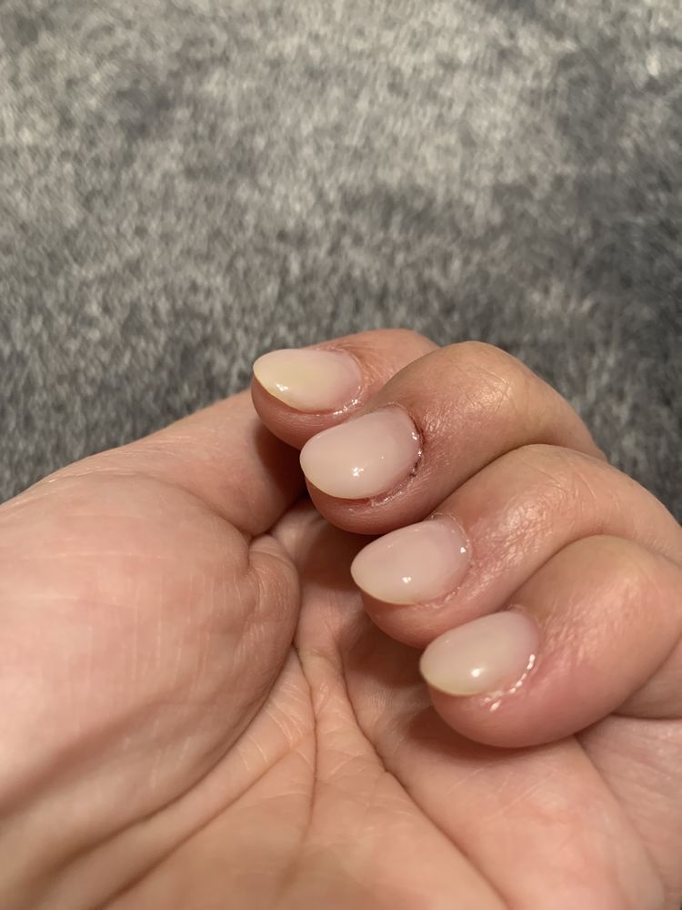 Luxury Nails & Spa Logo