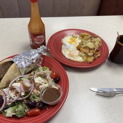 Colonial Coffee Shop - Gyro Platter and 2 Eggs Any Style (over easy)