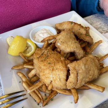 Moonstone Beach Bar & Grill - Fish & chips - Seafood Near Me - Cambria, California