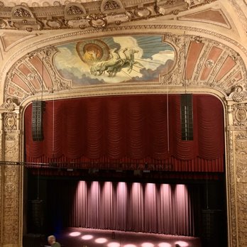 Chicago Theatre - Performing Arts Near Me - Chicago, Illinois Chicago Theatre - Performing Arts Near Me - Chicago, Illinois