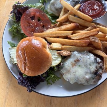 Local Ocean Seafoods - Sliders - Seafood Markets Near Me - Newport, Oregon