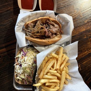 805 Barbeque - House made bbq sauce! - Burgers Near Me - Nipomo, California 805 Barbeque - House made bbq sauce! - Burgers Near Me - Nipomo, California