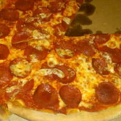 Pizzeria Toto - Pizza mit scharfer Salami