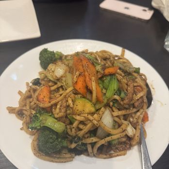 Veggie Garden - S9. Black Pepper Chicken Chow Mein - Vegan Near Me - Mountain View, California