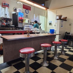 Big Al's Diner - If Chris Hansen were there he'd tell someone to have a seat!