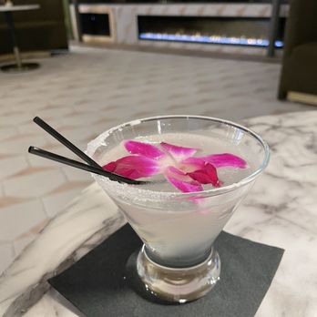 Fin & Feathers Stone Mountain - Lemon Drop - Lounges Near Me - Stone Mountain, Georgia Fin & Feathers Stone Mountain - Lemon Drop - Lounges Near Me - Stone Mountain, Georgia