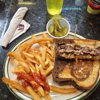 Mel & Faye's Diner - Super patty melt - American Near Me - Jackson, California