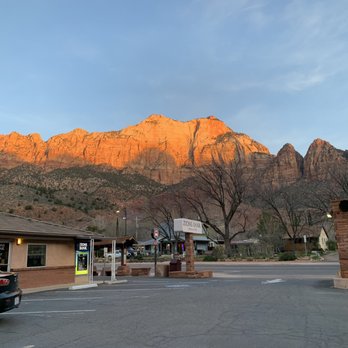 Bumbleberry Inn - It's a pretty basic hotel but this is the view.  Taken in the parking lot - Hotels Near Me - Springdale, Utah