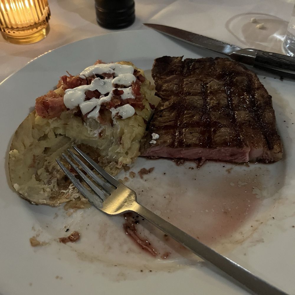 34 Chop House - 16oz ribeye where the marbling very dry, chewy and no taste - Steakhouses Near Me - Denison, Texas