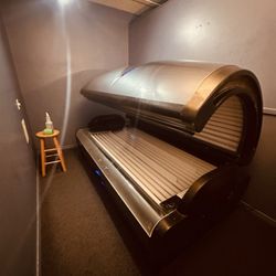 Extreme Tan - Upstairs