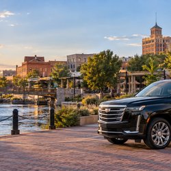 Town to Mountain Express Denver Airport Shuttle - Town to Mountain Express | Denver luxury SUV and limousine service. Private transportation. 303-763-0043 | www.t2mvipcar.com