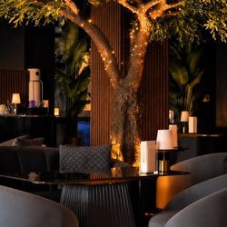 Le Sorelle - Dining