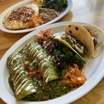 Tumerico - Huevos Rancheros and the Mexicano Love Plate - Vegan Near Me - Tucson, Arizona