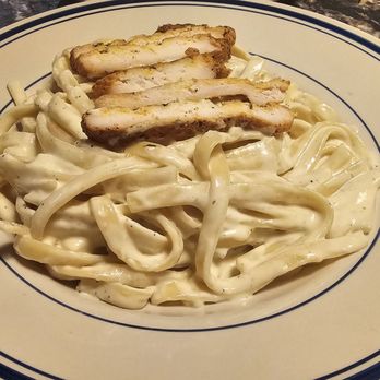 Giovanni's Pizzeria & Kitchen - Fettucinne alfredo - Italian Near Me - Davenport, Florida Giovanni's Pizzeria & Kitchen - Fettucinne alfredo - Italian Near Me - Davenport, Florida