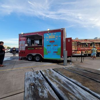 Porky's Backyard - Super Smash Burgers and Fries food truck - Food Trucks Near Me - Humble, Texas