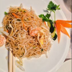 Homu - Rice noodles with prawns