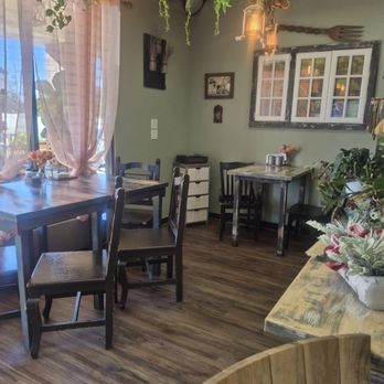 Goodies In the Pantry - Dining room - Barbeque Near Me - Orange, California