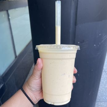 Izzy & Wooks - New mango milkshake - Burgers Near Me - San Francisco, California
