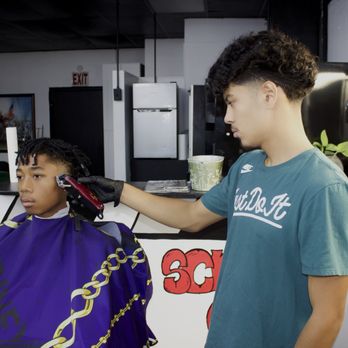 Scrappy Cuts - ROBERTO IN ACTION - Barbers Near Me - Seagoville, Texas Scrappy Cuts - ROBERTO IN ACTION - Barbers Near Me - Seagoville, Texas
