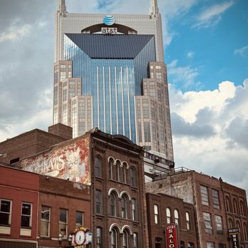 Dierks Bentley's Whiskey Row - Nashville - Bars Near Me - Nashville, Tennessee