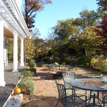 Fox Pond Bed & Breakfast - Fox Pond ~ Patio - Bed & Breakfast Near Me - Marblehead, Massachusetts Fox Pond Bed & Breakfast - Fox Pond ~ Patio - Bed & Breakfast Near Me - Marblehead, Massachusetts