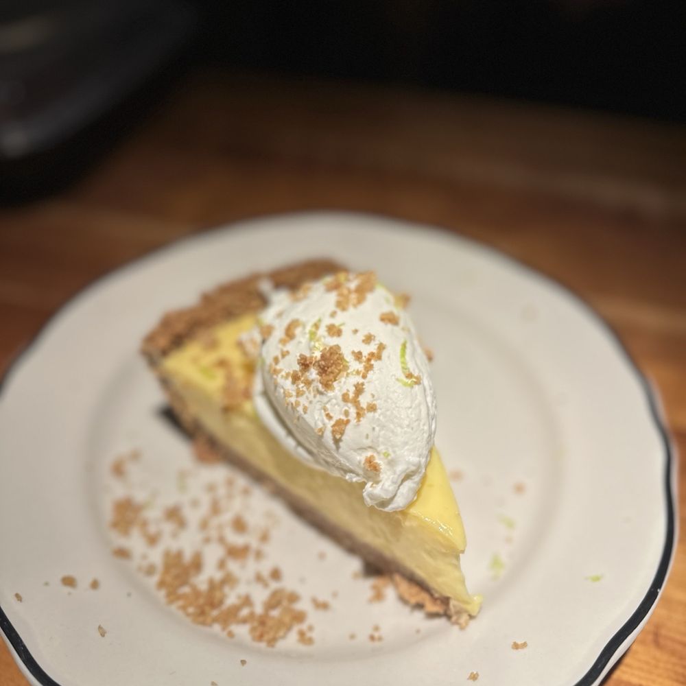 Houston's Restaurant - Key lime pie - New American Near Me - Irvine, California