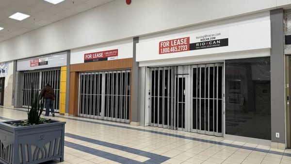 Shoppers World Brampton by null