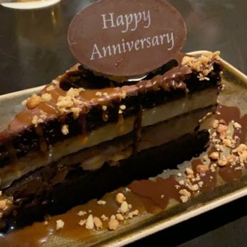 Japengo - Decadent chocolate cake for dessert - Asian Fusion Near Me - Lahaina, Hawaii