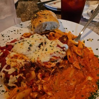 Violas - Chicken parm - Seafood Near Me - St. Augustine, Florida