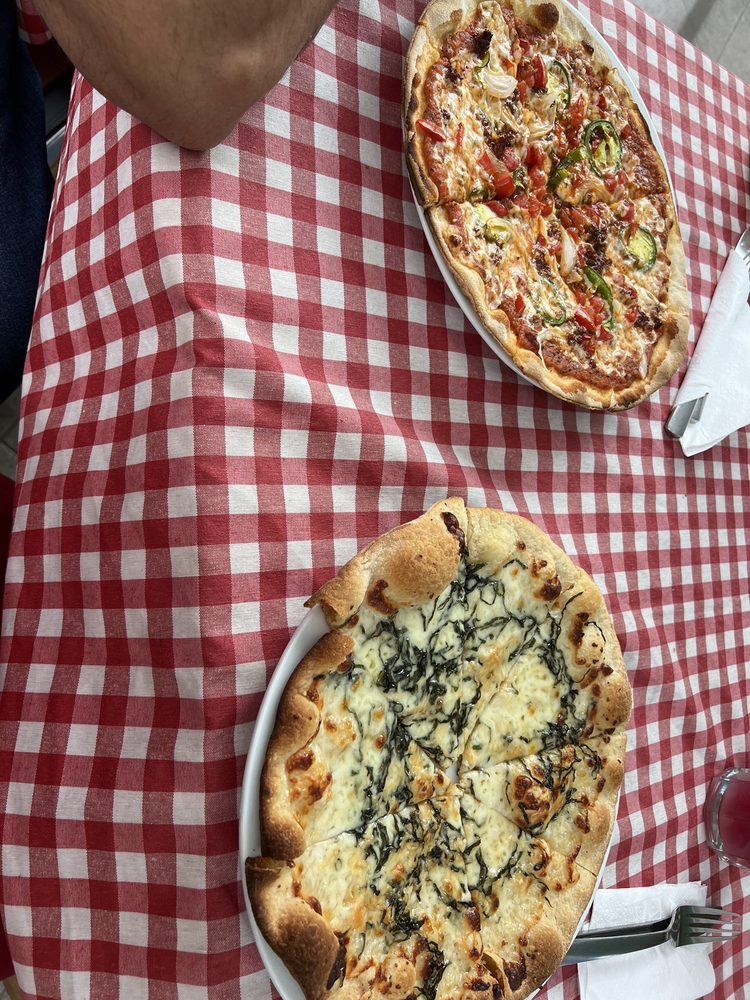 Armando's Pizzeria & Restaurant