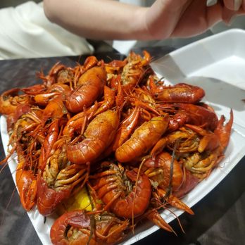 Three Legged Dog - Crawfish boil by the pound - Bars Near Me - New Orleans, Louisiana