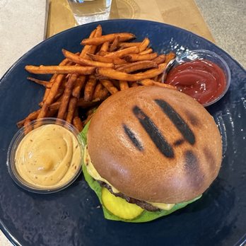 Foundry & Lux - F&L Burger - New American Near Me - South San Francisco, California Foundry & Lux - F&L Burger - New American Near Me - South San Francisco, California