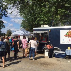 Grubbers Food Truck - Food Truck at a Loudoun County Festival