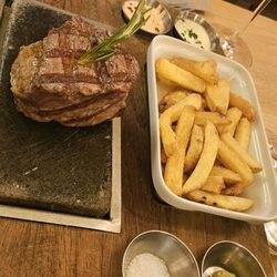 Restaurant Freiburger-Falle - The large fillet with French fries