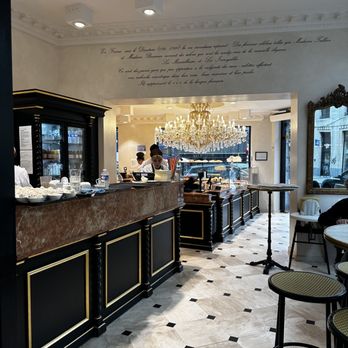 Aux Merveilleux de Fred - Patisserie/Cake Shop Near Me - Brussels, BRU Aux Merveilleux de Fred - Patisserie/Cake Shop Near Me - Brussels, BRU