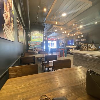 Bitty & Beau’s Coffee - Inside sitting area - Coffee & Tea Near Me - Savannah, Georgia