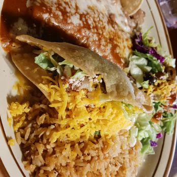 Caballo Blanco - #8 Ocho combination plate: 1 beef taco and 1 cheese enchilada, rice, beans, soup, salad. - Mexican Near Me - Sacramento, California Caballo Blanco - #8 Ocho combination plate: 1 beef taco and 1 cheese enchilada, rice, beans, soup, salad. - Mexican Near Me - Sacramento, California