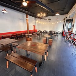Bandito Taqueria - Nice spacious dining room.