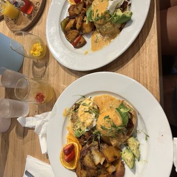 Honey's Bistro - El Paso Benedict - Breakfast & Brunch Near Me - Encinitas, California