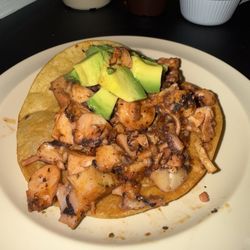 Ostioneria 7 Mares Seafood - Tostada de pulpo