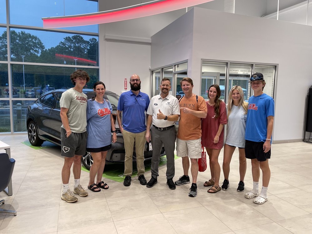 TOWN & COUNTRY FORD Updated October 2024 1101 Martin St N, Pell