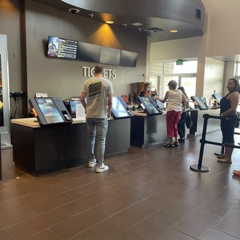 AMC Woodlands Square 20 - Ticket line - Cinema Near Me - Oldsmar, Florida AMC Woodlands Square 20 - Ticket line - Cinema Near Me - Oldsmar, Florida