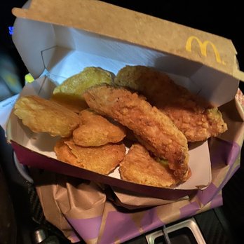 McDonald's - 8pieces of nuggets and 2pieces of buttermilk chicken tender in a 10piecd McNugget box??? - Fast Food Near Me - North Plains, Oregon McDonald's - 8pieces of nuggets and 2pieces of buttermilk chicken tender in a 10piecd McNugget box??? - Fast Food Near Me - North Plains, Oregon